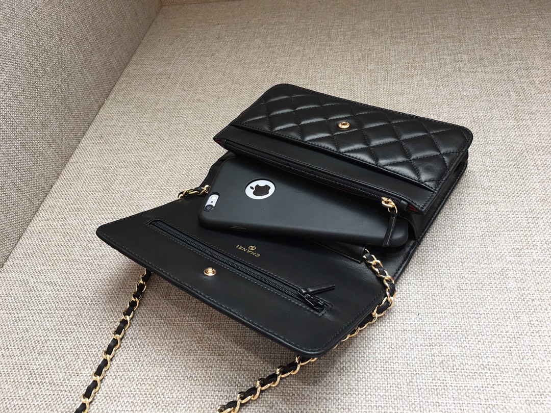 Lambskin Wallet On Chain Shoulder Bag A33814 Black/Gold